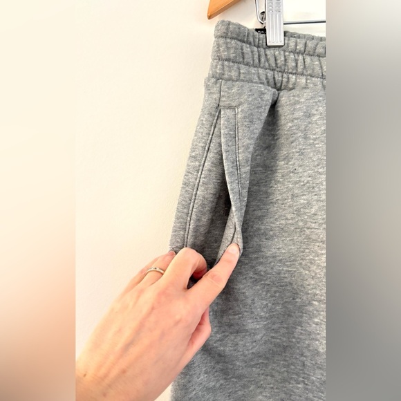 Puma Men's Size XL Shorts Big Logo Sports Relaxed Fit Gray Pockets - Picture 4 of 11